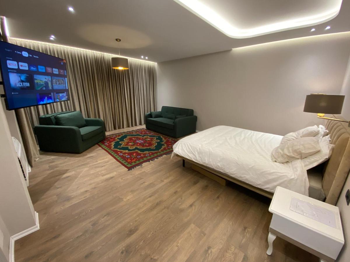 Vila-Amo, Suites&Rooms In Tirana Center Buitenkant foto